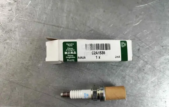 Jaguar XJ X350 Spark plug c2a1535 AJ84575 C2A1535
