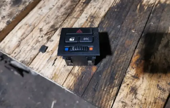 BMW 3 E90 E91 Hazard light switch