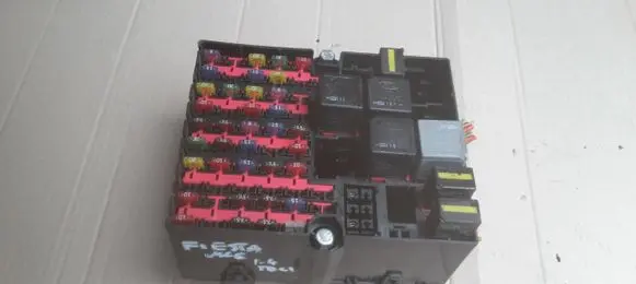 Ford Fiesta Fuse box set