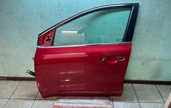 KIA Sportage Front door