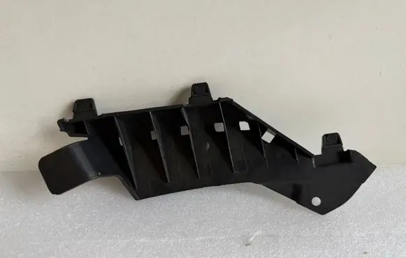 Mercedes-Benz C W205 Front bumper mounting bracket A2058855802