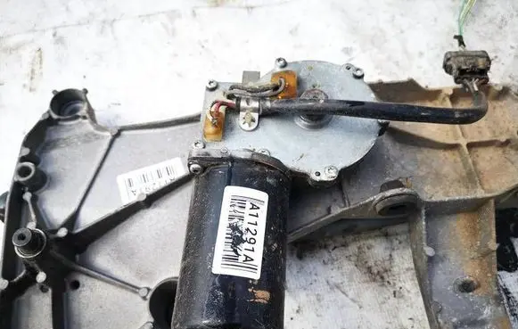 Renault Laguna III Wiper motor 1319A