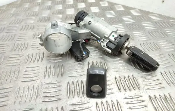 Opel Insignia A Ignition lock 13501002 20912838
