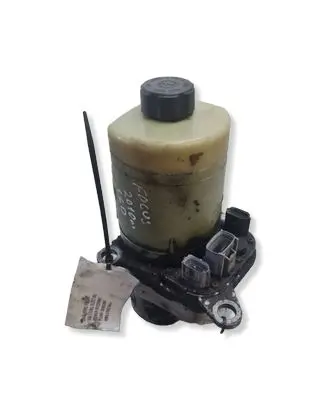 Ford Focus Power steering pump 8M513K514AB