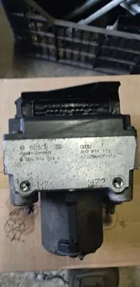 Audi A6 S6 C4 4A ABS Pump 8DO614111