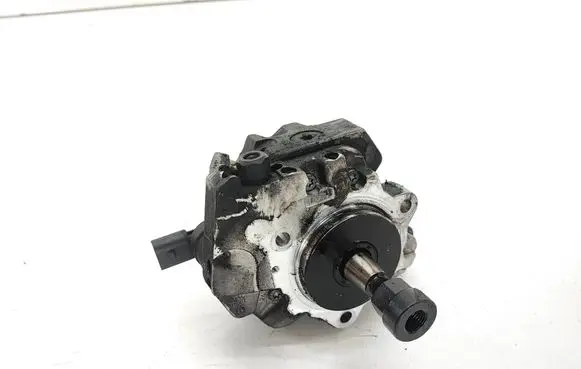 BMW X5 E70 Fuel injection high pressure pump 7798333 0445010146