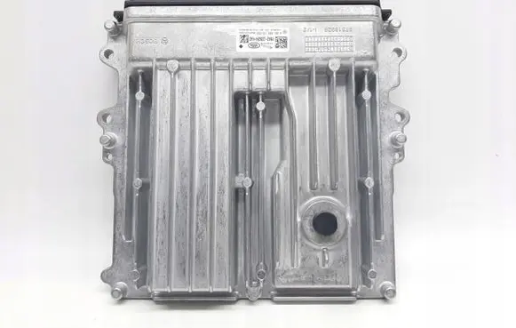 Land Rover Defender Engine control unit/module LR141207