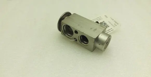 Mercedes-Benz E C207 W207 Air conditioning (A/C) expansion valve 2308300184