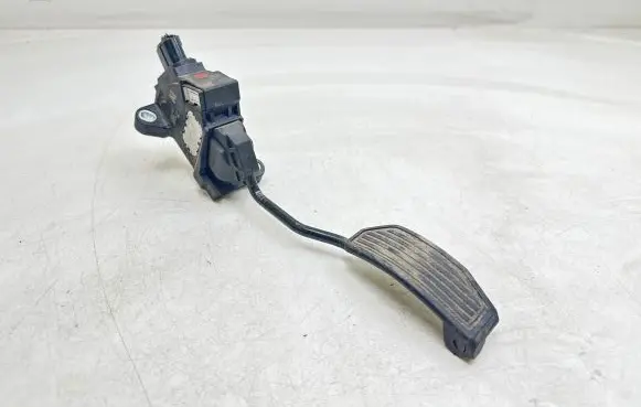 Toyota Avensis T270 Accelerator throttle pedal 7811005021 10256B 00715347222
