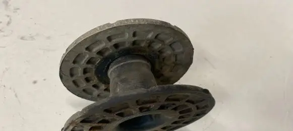 Opel Astra H Front coil spring rubber mount 9053849696
