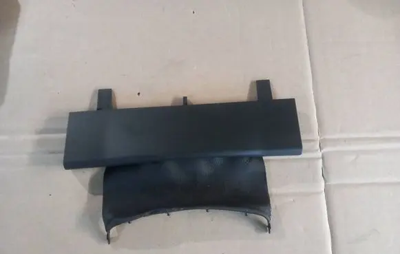 Volkswagen Touran I Steering wheel column trim 1T1858345A