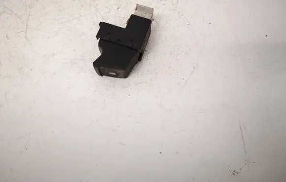 Volkswagen PASSAT B5.5 Fuel tank opening switch 1J0959833A