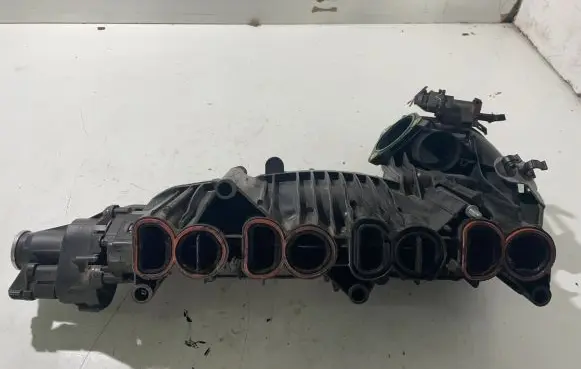 BMW 1 E81 E87 Intake manifold 7810741