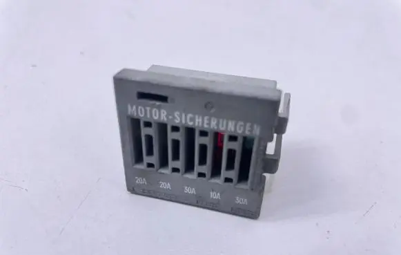 BMW 7 E65 E66 Hazard warning light relay 17665000000 14505