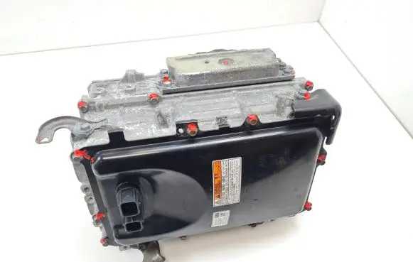 Toyota Prius (XW50) Voltage converter inverter 6920047240