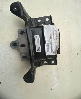 Volkswagen T-Roc Engine mount bracket 5Q0199555BJ 13102021 APV1S53VQTR