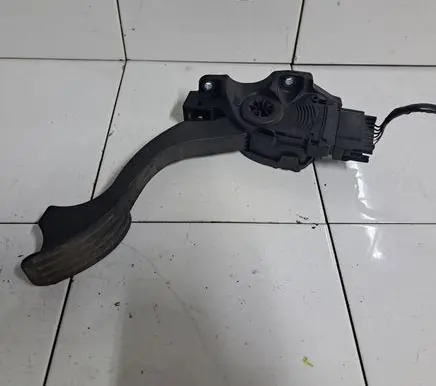 Ford Mondeo MK IV Accelerator throttle pedal 6G929F836RC 6PV00922014