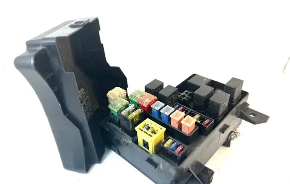 Volvo S40, V40 Fuse module 30865330