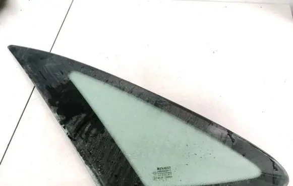 Renault Laguna I Rear side window