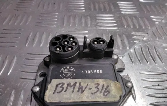 BMW 3 E30 Ignition amplifier control unit 1705608
