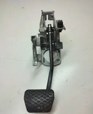 BMW 3 E92 E93 Brake pedal 6778979