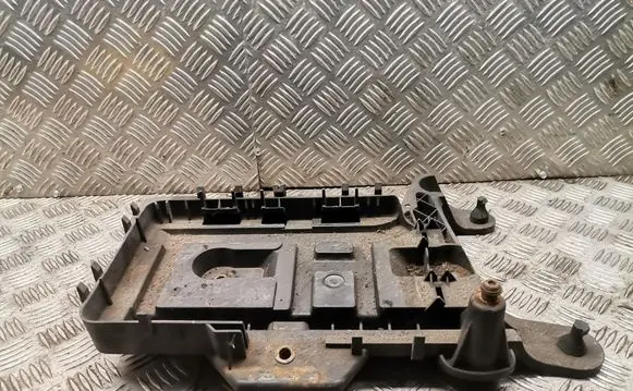 Skoda Octavia Mk2 (1Z) Battery box tray 1k0915333