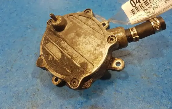 BMW 7 E38 Vacuum pump 68739010