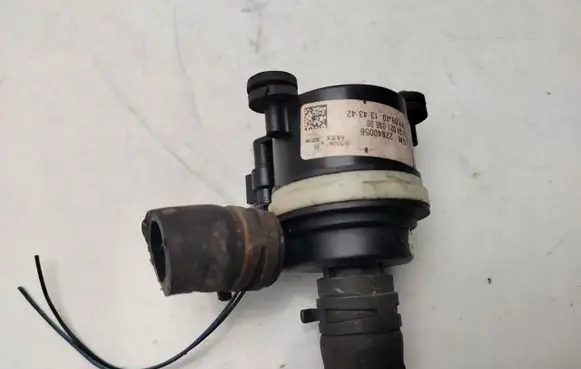 Opel Insignia A Water pump 22840056