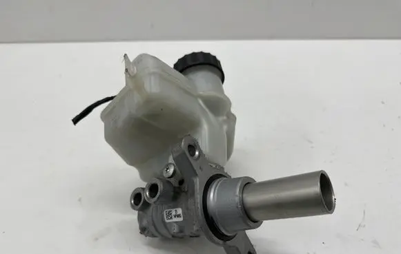 BMW 5 G30 G31 Brake booster 6871185