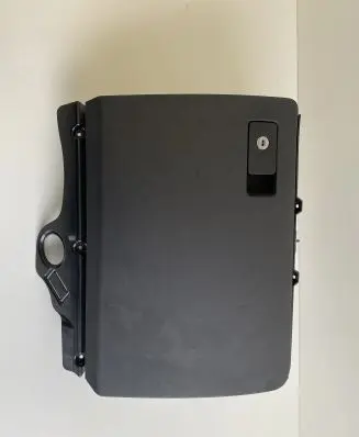 Volkswagen PASSAT B6 Glove box