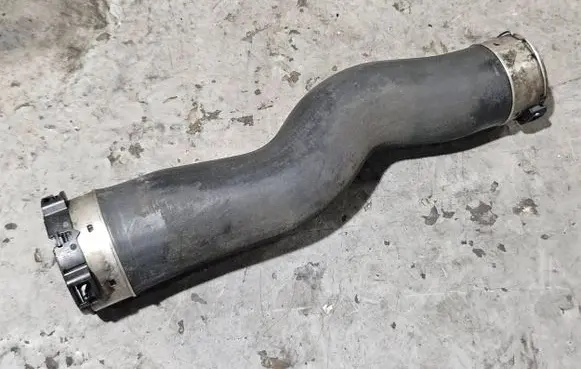 BMW 5 F10 F11 Intercooler hose/pipe 11617810614