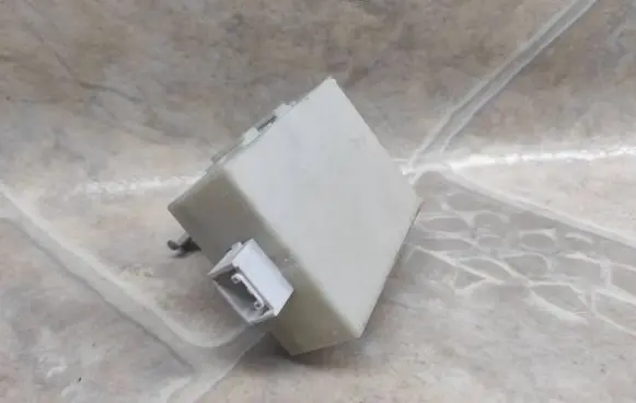 Toyota Avensis T250 Door control unit/module 8974105070