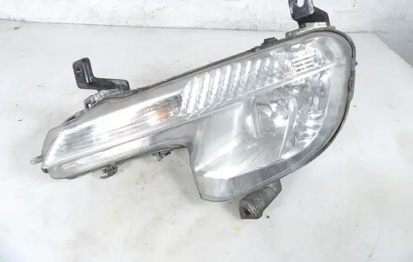 Peugeot 508 RXH Front fog light 9670476280