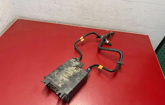 Ford Fusion II Active carbon filter fuel vapour canister FG939E857B
