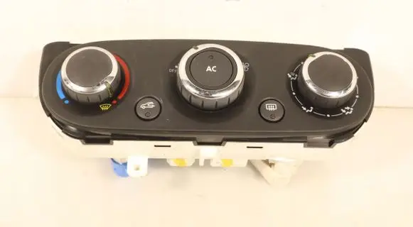 Renault Clio IV Interior fan control switch T1019676Z