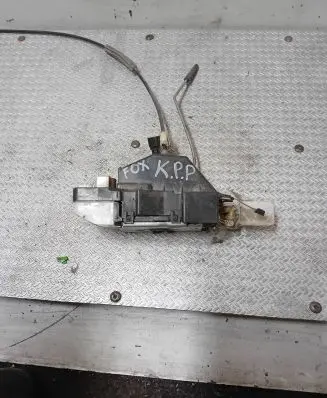 Volkswagen Fox Front door lock 5Z38370130