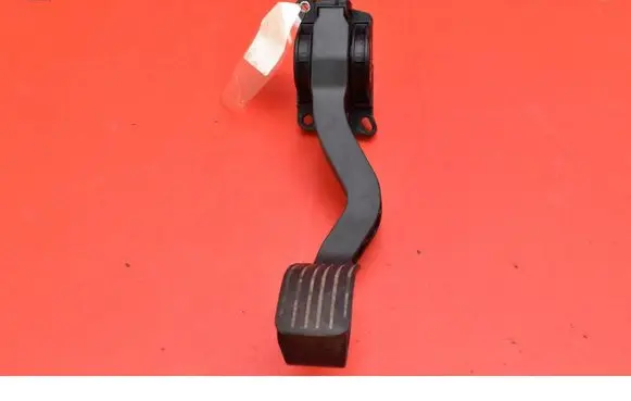 Peugeot 307 CC Accelerator throttle pedal 9646702180