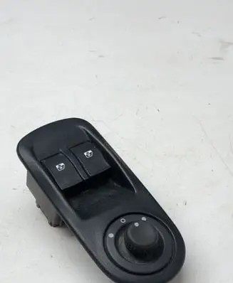 Renault Master II Electric window control switch 8200206602