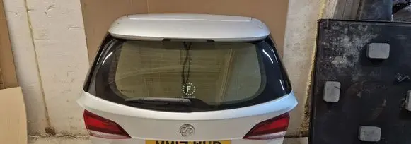 Opel Astra K Tailgate/trunk/boot lid 
