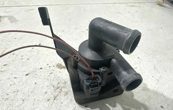 BMW 5 F10 F11 Electric auxiliary coolant/water pump 17669711 9239313 704077140