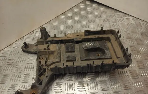 Volkswagen Golf VI Battery tray 1K0915333