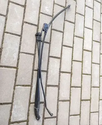 Toyota Aygo AB10 Windshield/front glass wiper blade 