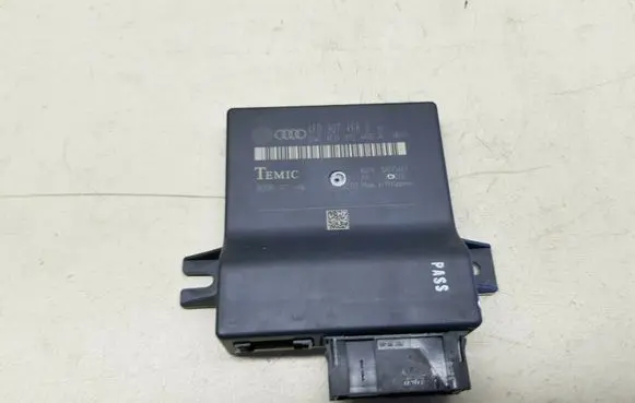Audi A6 S6 C6 4F Gateway control module 4F0907468D