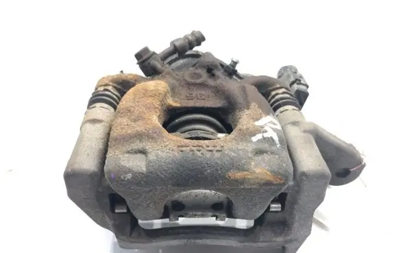 Nissan Qashqai Rear brake caliper