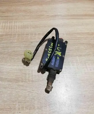 Mazda 626 Central locking switch button 8300003