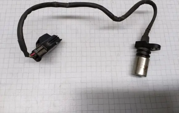 Volvo V70 Crankshaft position sensor 1275599 011220