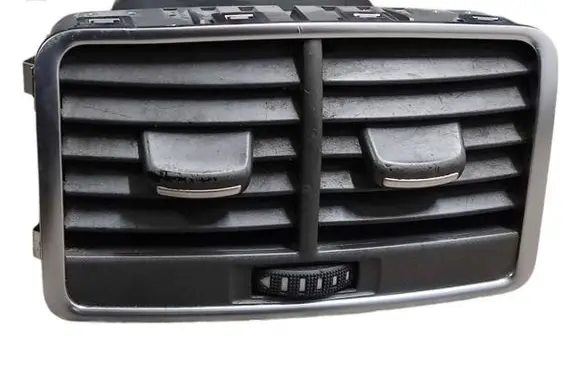 Rear air vent grill