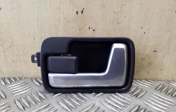 Land Rover Discovery 3 - LR3 Rear door interior handle FVC50135XXX FVC500155XXX