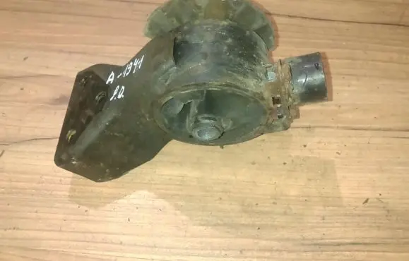 Mitsubishi Lancer Engine mount bracket