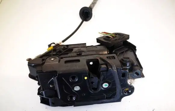Volkswagen Cross Polo Rear door lock 5k4839016f